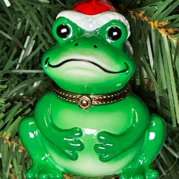 Frog Santa Hat Porcelain Hinged Surprise Gift Trinket Box Christmas Ornament - Picture 2 of 6
